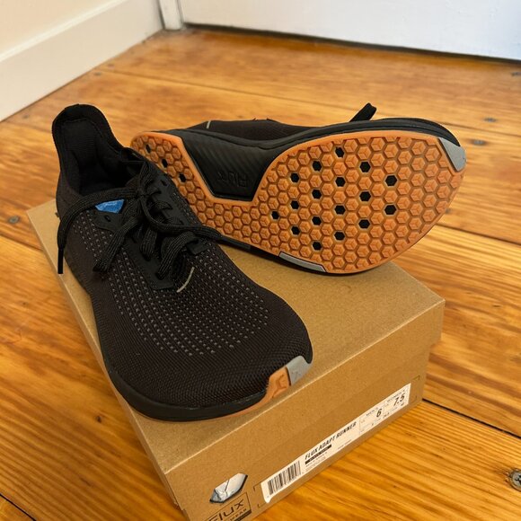 New with Box: Flux Footwear Adapt Runner - Picture 3 of 8